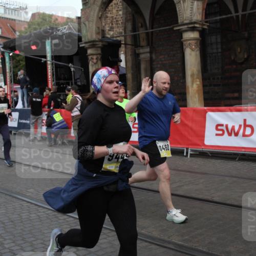 05.10.2025 - 20. swb-Marathon Bremen Yannick Fuchs http://msf.ph/oto/9316904 05.10.2025 10:53:18 Ziel 9449, 9834, 9956, 10242, 10460, 10806, 10958, 10993, 11377, 11510, 11512 meine-sportfotos.de