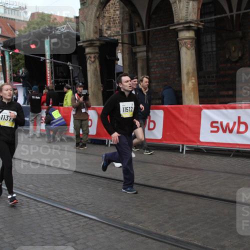 05.10.2025 - 20. swb-Marathon Bremen Yannick Fuchs http://msf.ph/oto/9316905 05.10.2025 10:53:19 Ziel 9834, 9956, 10460, 10806, 10958, 10993, 11377, 11510, 11512 meine-sportfotos.de