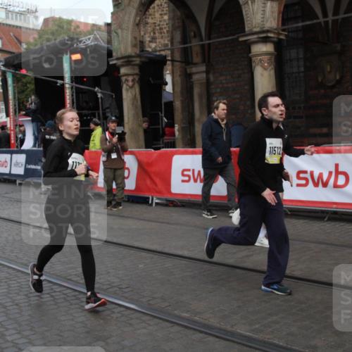 05.10.2025 - 20. swb-Marathon Bremen Yannick Fuchs http://msf.ph/oto/9316906 05.10.2025 10:53:19 Ziel 9834, 9956, 10460, 10806, 10958, 10993, 11377, 11510, 11512 meine-sportfotos.de