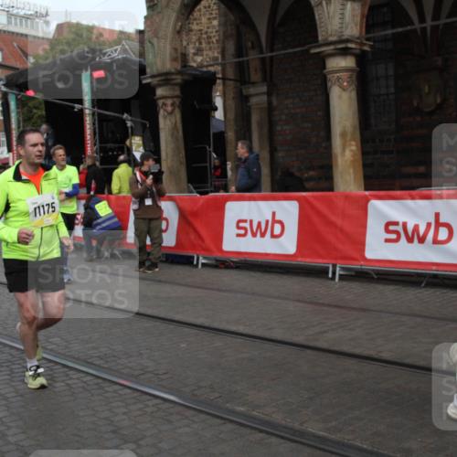 05.10.2025 - 20. swb-Marathon Bremen Yannick Fuchs http://msf.ph/oto/9316912 05.10.2025 10:53:24 Ziel 7193, 7251, 9263, 9539, 9717, 10057, 10317, 10993, 11174, 11175 meine-sportfotos.de