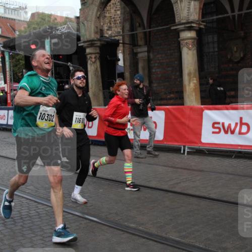 05.10.2025 - 20. swb-Marathon Bremen Yannick Fuchs http://msf.ph/oto/9316920 05.10.2025 10:53:31 Ziel 9868, 9957, 10302, 10335, 10369, 10468, 10655, 10934, 11545, 11616, 11716 meine-sportfotos.de