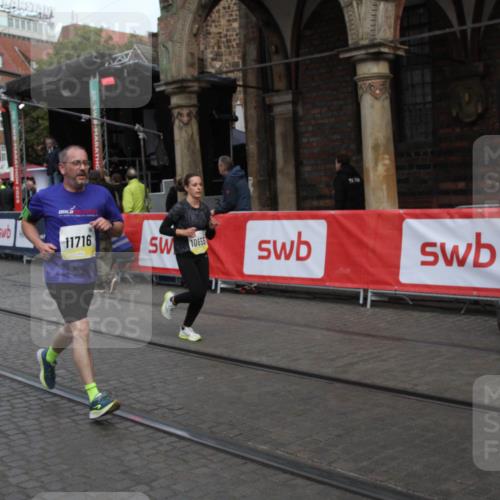 05.10.2025 - 20. swb-Marathon Bremen Yannick Fuchs http://msf.ph/oto/9316922 05.10.2025 10:53:33 Ziel 9957, 10369, 10468, 10655, 10934, 11545, 11716 meine-sportfotos.de