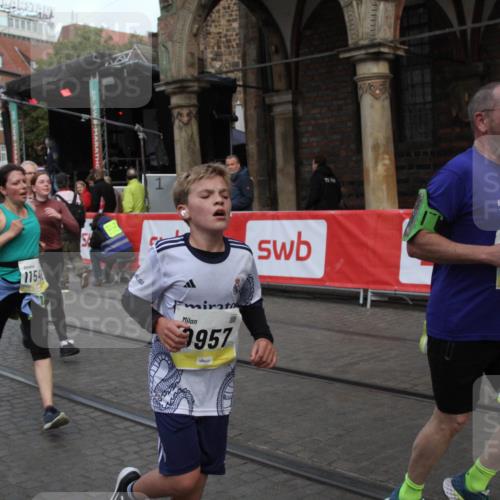 05.10.2025 - 20. swb-Marathon Bremen Yannick Fuchs http://msf.ph/oto/9316924 05.10.2025 10:53:34 Ziel 9957, 10369, 10468, 10655, 10934, 11545, 11716 meine-sportfotos.de