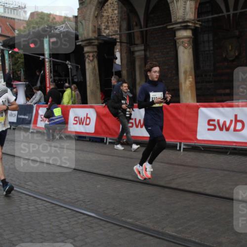 05.10.2025 - 20. swb-Marathon Bremen Yannick Fuchs http://msf.ph/oto/9316929 05.10.2025 10:53:42 Ziel 10310, 10642, 10925, 11046, 11246 meine-sportfotos.de