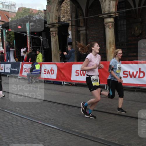 05.10.2025 - 20. swb-Marathon Bremen Yannick Fuchs http://msf.ph/oto/9316944 05.10.2025 10:53:59 Ziel 9456, 9548, 9701, 10046, 10163, 10484, 10616, 10785, 11152, 11533 meine-sportfotos.de