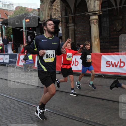 05.10.2025 - 20. swb-Marathon Bremen Yannick Fuchs http://msf.ph/oto/9316958 05.10.2025 10:54:11 Ziel 10019, 10631, 10662, 11151, 11303, 11347, 11432 meine-sportfotos.de