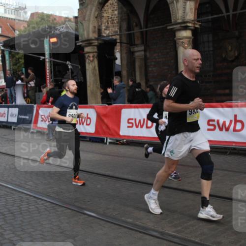 05.10.2025 - 20. swb-Marathon Bremen Yannick Fuchs http://msf.ph/oto/9316962 05.10.2025 10:54:18 Ziel 9402, 9574, 9900, 9935, 10234, 10402, 10533, 11203, 11449 meine-sportfotos.de