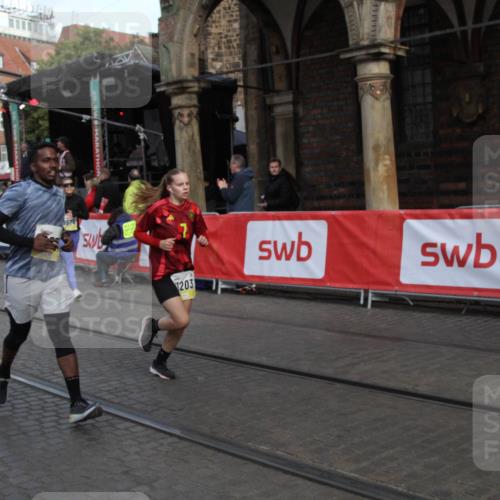 05.10.2025 - 20. swb-Marathon Bremen Yannick Fuchs http://msf.ph/oto/9316963 05.10.2025 10:54:20 Ziel 9574, 10234, 10402, 10533, 11203, 11449 meine-sportfotos.de