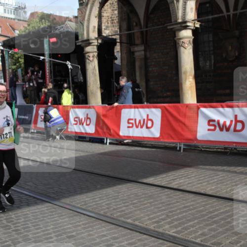 05.10.2025 - 20. swb-Marathon Bremen Yannick Fuchs http://msf.ph/oto/9316970 05.10.2025 10:54:31 Ziel 9392, 9633, 10032, 10097, 10810, 11271 meine-sportfotos.de
