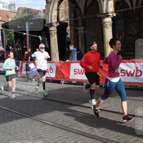 05.10.2025 - 20. swb-Marathon Bremen Yannick Fuchs http://msf.ph/oto/9316973 05.10.2025 10:54:33 Ziel 9392, 9633, 10032, 10097, 10178, 10810, 11045, 11089 meine-sportfotos.de