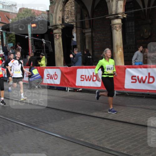 05.10.2025 - 20. swb-Marathon Bremen Yannick Fuchs http://msf.ph/oto/9316995 05.10.2025 10:55:01 Ziel 9427, 9570, 10231, 11320, 11470, 11507, 11523 meine-sportfotos.de
