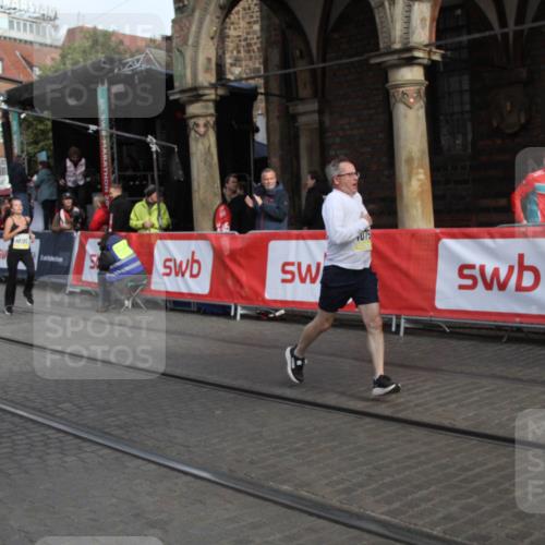 05.10.2025 - 20. swb-Marathon Bremen Yannick Fuchs http://msf.ph/oto/9317029 05.10.2025 10:55:41 Ziel 7165, 9195, 9197, 9492, 9720, 10107, 10195, 10475, 10755, 10757, 10909, 11588 meine-sportfotos.de