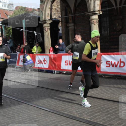 05.10.2025 - 20. swb-Marathon Bremen Yannick Fuchs http://msf.ph/oto/9317037 05.10.2025 10:55:48 Ziel 9621, 9882, 10088, 10287, 10323, 10653, 10800, 11081, 11249, 11586, 11624 meine-sportfotos.de