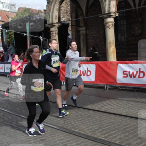 05.10.2025 - 20. swb-Marathon Bremen Yannick Fuchs http://msf.ph/oto/9317039 05.10.2025 10:55:51 Ziel 9521, 9621, 9882, 10253, 10287, 10323, 10385, 10653, 10800, 11249, 11624 meine-sportfotos.de
