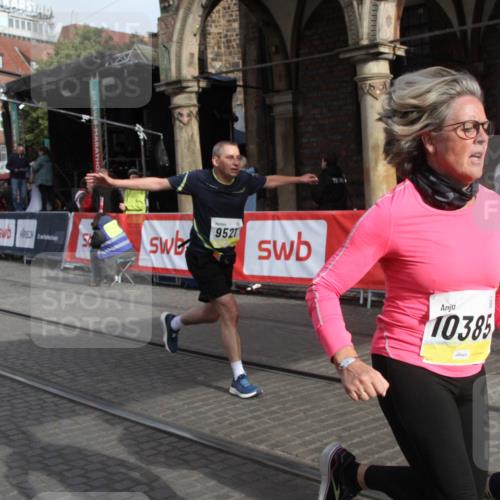 05.10.2025 - 20. swb-Marathon Bremen Yannick Fuchs http://msf.ph/oto/9317044 05.10.2025 10:55:55 Ziel 9521, 10253, 10385, 10610, 11052, 11439 meine-sportfotos.de