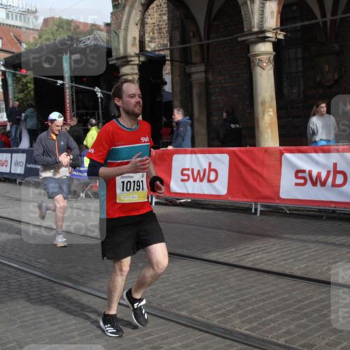 05.10.2025 - 20. swb-Marathon Bremen Yannick Fuchs http://msf.ph/oto/9317073 05.10.2025 10:56:27 Ziel 9424, 9783, 9932, 10028, 10191, 10424, 10590, 11662, 11723 meine-sportfotos.de