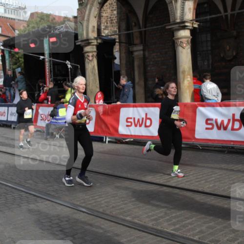 05.10.2025 - 20. swb-Marathon Bremen Yannick Fuchs http://msf.ph/oto/9317077 05.10.2025 10:56:32 Ziel 9424, 9790, 9932, 10005, 10179, 10387, 10546, 10648, 11253, 11571, 11723 meine-sportfotos.de