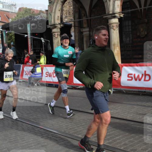 05.10.2025 - 20. swb-Marathon Bremen Yannick Fuchs http://msf.ph/oto/9317080 05.10.2025 10:56:34 Ziel 9790, 10005, 10179, 10387, 10546, 10648, 11100, 11253, 11571 meine-sportfotos.de