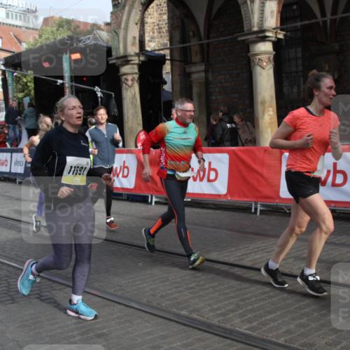 05.10.2025 - 20. swb-Marathon Bremen Yannick Fuchs http://msf.ph/oto/9317086 05.10.2025 10:56:41 Ziel 8118, 9547, 9886, 10008, 10042, 10971, 11260, 11475, 11691 meine-sportfotos.de