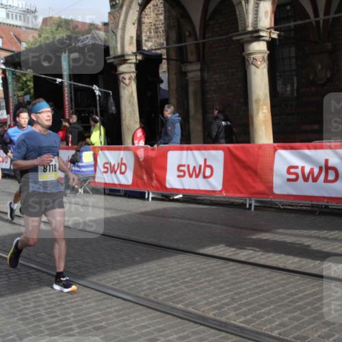 05.10.2025 - 20. swb-Marathon Bremen Yannick Fuchs http://msf.ph/oto/9317089 05.10.2025 10:56:46 Ziel 8118, 9266, 10059, 10644, 10683, 11475 meine-sportfotos.de