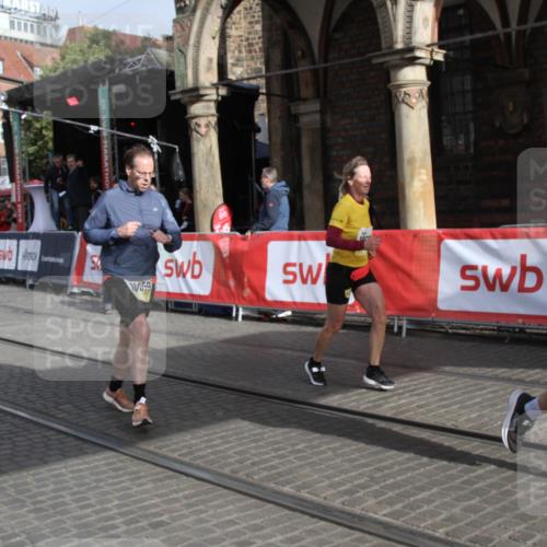 05.10.2025 - 20. swb-Marathon Bremen Yannick Fuchs http://msf.ph/oto/9317091 05.10.2025 10:56:48 Ziel 9188, 9266, 10059, 10644, 10683, 10845, 11426, 11734 meine-sportfotos.de