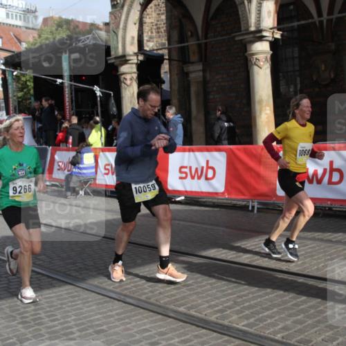 05.10.2025 - 20. swb-Marathon Bremen Yannick Fuchs http://msf.ph/oto/9317092 05.10.2025 10:56:49 Ziel 9188, 9266, 10059, 10644, 10683, 10845, 11426, 11675, 11734 meine-sportfotos.de