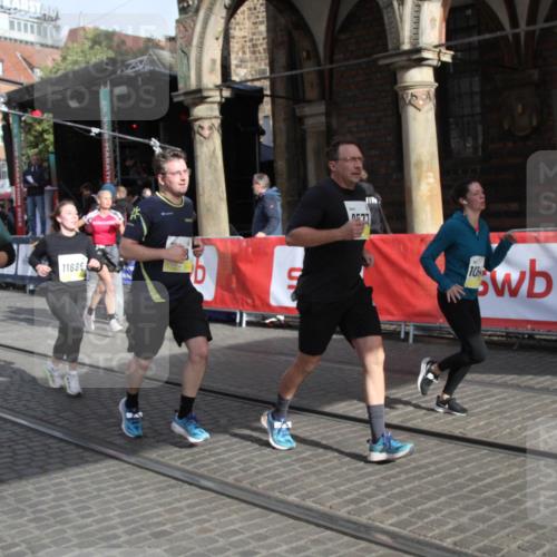 05.10.2025 - 20. swb-Marathon Bremen Yannick Fuchs http://msf.ph/oto/9317114 05.10.2025 10:57:16 Ziel 9489, 9577, 10293, 10545, 10917, 11138, 11202, 11434, 11596, 11686 meine-sportfotos.de
