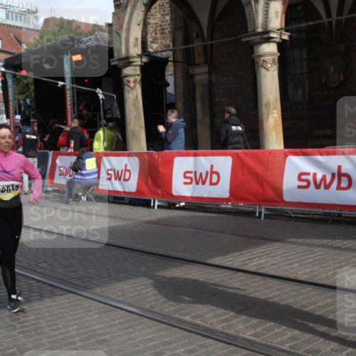 05.10.2025 - 20. swb-Marathon Bremen Yannick Fuchs http://msf.ph/oto/9317130 05.10.2025 10:57:30 Ziel 7101, 9000, 9215, 10645, 10950, 11606 meine-sportfotos.de