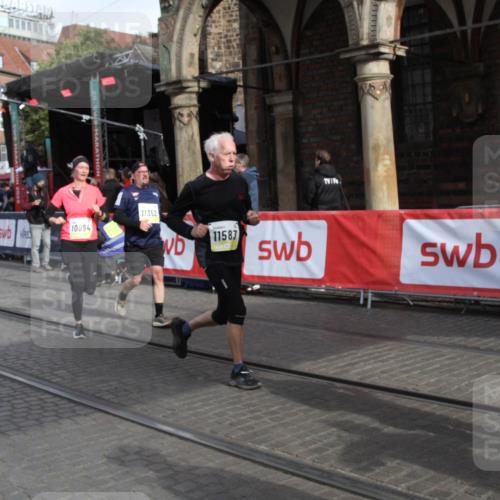 05.10.2025 - 20. swb-Marathon Bremen Yannick Fuchs http://msf.ph/oto/9317140 05.10.2025 10:57:42 Ziel 9309, 9372, 9585, 9747, 9943, 10250, 10555, 10694, 10754, 11352, 11583 meine-sportfotos.de