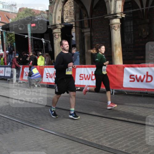 05.10.2025 - 20. swb-Marathon Bremen Yannick Fuchs http://msf.ph/oto/9317143 05.10.2025 10:57:44 Ziel 9309, 9372, 9585, 9943, 10225, 10250, 10329, 10555, 10754, 11352, 11520, 11521 meine-sportfotos.de