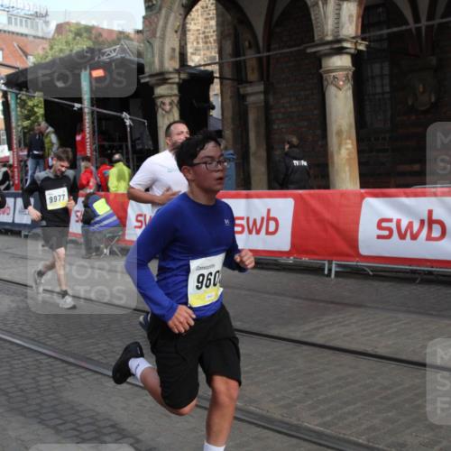 05.10.2025 - 20. swb-Marathon Bremen Yannick Fuchs http://msf.ph/oto/9317218 05.10.2025 10:59:04 Ziel 9601, 9847, 9977, 10357, 10588, 10607 meine-sportfotos.de