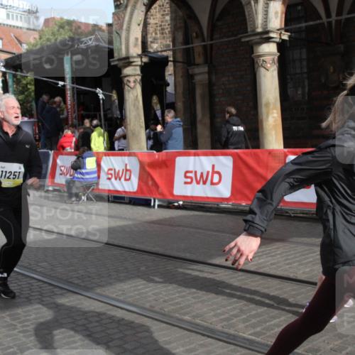 05.10.2025 - 20. swb-Marathon Bremen Yannick Fuchs http://msf.ph/oto/9317242 05.10.2025 10:59:38 Ziel 9609, 9991, 10209, 10760, 11251, 11267, 11456, 11657 meine-sportfotos.de