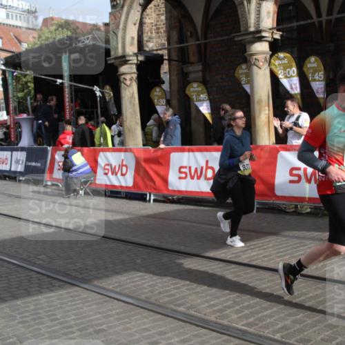 05.10.2025 - 20. swb-Marathon Bremen Yannick Fuchs http://msf.ph/oto/9317252 05.10.2025 10:59:56 Ziel 9378, 9673 meine-sportfotos.de