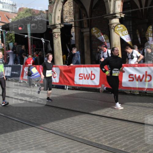 05.10.2025 - 20. swb-Marathon Bremen Yannick Fuchs http://msf.ph/oto/9317255 05.10.2025 11:00:05 Ziel 9005, 9381, 9604, 9666, 10138, 10290, 10291, 10311, 10572, 11266, 11639 meine-sportfotos.de