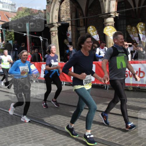 05.10.2025 - 20. swb-Marathon Bremen Yannick Fuchs http://msf.ph/oto/9317257 05.10.2025 11:00:07 Ziel 9005, 9381, 9603, 9604, 9611, 9666, 10138, 10290, 10291, 10311, 10572, 11026, 11266 meine-sportfotos.de