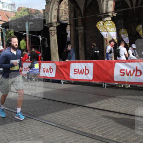 05.10.2025 - 20. swb-Marathon Bremen Yannick Fuchs http://msf.ph/oto/9317279 05.10.2025 11:00:27 Ziel 7215, 10067, 10217, 10504, 10794, 11424, 11699 meine-sportfotos.de