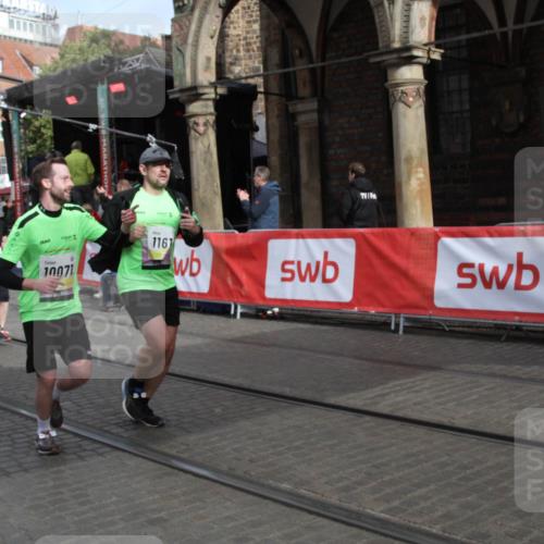 05.10.2025 - 20. swb-Marathon Bremen Yannick Fuchs http://msf.ph/oto/9317285 05.10.2025 11:00:35 Ziel 7178, 9177, 9531, 10063, 10071, 10079, 11003, 11071, 11255, 11511, 11534, 11595, 11610, 11619 meine-sportfotos.de