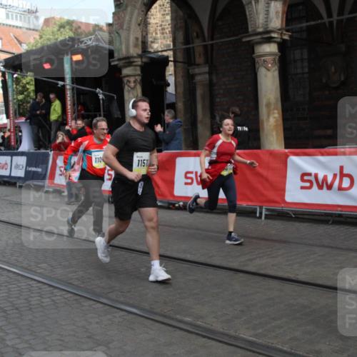 05.10.2025 - 20. swb-Marathon Bremen Yannick Fuchs http://msf.ph/oto/9317289 05.10.2025 11:00:40 Ziel 9271, 10079, 10518, 11071, 11162, 11511 meine-sportfotos.de
