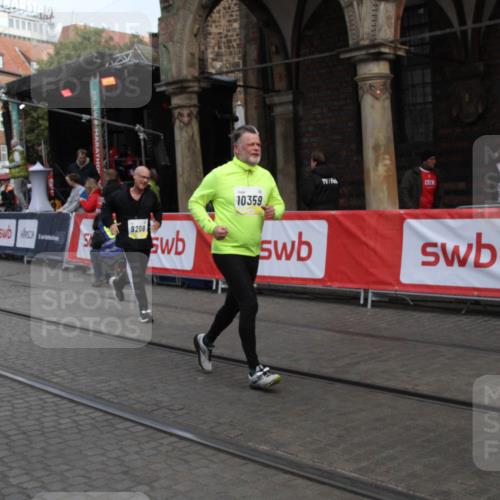 05.10.2025 - 20. swb-Marathon Bremen Yannick Fuchs http://msf.ph/oto/9317305 05.10.2025 11:01:05 Ziel 9208, 9305, 9600, 9954, 10228, 10359, 11053 meine-sportfotos.de