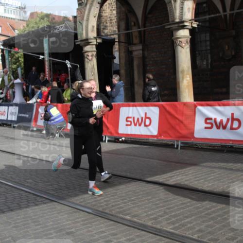 05.10.2025 - 20. swb-Marathon Bremen Yannick Fuchs http://msf.ph/oto/9317311 05.10.2025 11:01:12 Ziel 9443, 9880, 10477, 10630, 11524, 11719 meine-sportfotos.de