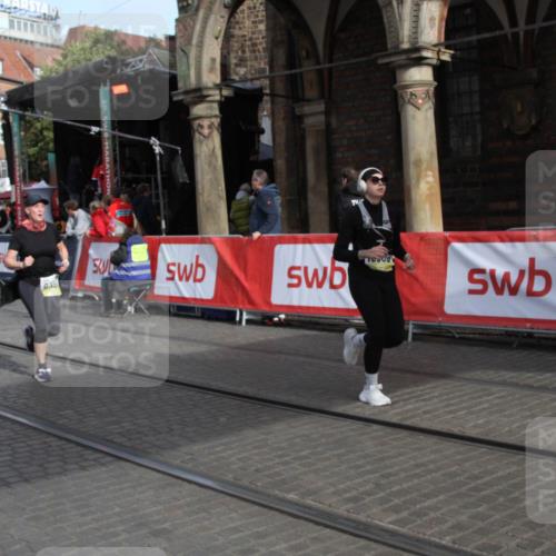 05.10.2025 - 20. swb-Marathon Bremen Yannick Fuchs http://msf.ph/oto/9317357 05.10.2025 11:02:15 Ziel 9363, 10508, 11454, 11646 meine-sportfotos.de