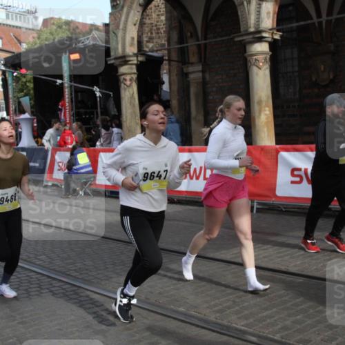05.10.2025 - 20. swb-Marathon Bremen Yannick Fuchs http://msf.ph/oto/9317373 05.10.2025 11:02:37 Ziel 9468, 9647, 9802, 9839, 10033, 10595, 10598, 10615, 11110, 11160, 11711 meine-sportfotos.de