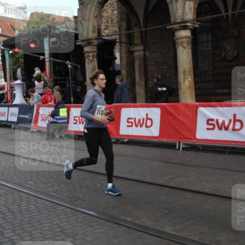 05.10.2025 - 20. swb-Marathon Bremen Yannick Fuchs http://msf.ph/oto/9317380 05.10.2025 11:02:48 Ziel 9331, 9360, 9516, 9841, 10129, 10510, 10530, 10803, 10804, 11024 meine-sportfotos.de