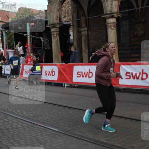05.10.2025 - 20. swb-Marathon Bremen Yannick Fuchs http://msf.ph/oto/9317382 05.10.2025 11:02:50 Ziel 9331, 9360, 9516, 10129, 10530, 10734, 10803, 10804, 10940, 11193 meine-sportfotos.de