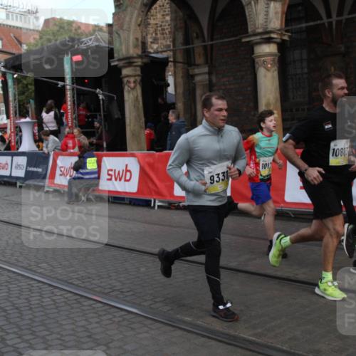 05.10.2025 - 20. swb-Marathon Bremen Yannick Fuchs http://msf.ph/oto/9317385 05.10.2025 11:02:53 Ziel 9331, 10129, 10207, 10734, 10803, 10804, 10940, 11087, 11193, 11576 meine-sportfotos.de