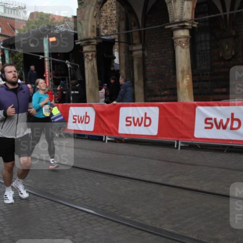 05.10.2025 - 20. swb-Marathon Bremen Yannick Fuchs http://msf.ph/oto/9317417 05.10.2025 11:03:28 Ziel 7776, 9224, 9225, 9308, 10446, 10963, 10995, 11103, 11124, 11150, 11236, 11502 meine-sportfotos.de