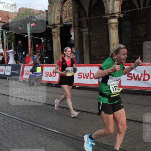 05.10.2025 - 20. swb-Marathon Bremen Yannick Fuchs http://msf.ph/oto/9317439 05.10.2025 11:03:53 Ziel 7788, 10238, 11039, 11272, 11306 meine-sportfotos.de