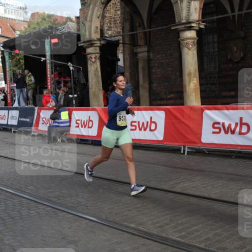 05.10.2025 - 20. swb-Marathon Bremen Yannick Fuchs http://msf.ph/oto/9317444 05.10.2025 11:04:00 Ziel 9241, 9379, 9571, 10106, 10265, 10271, 11183, 11609 meine-sportfotos.de