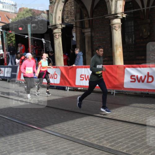 05.10.2025 - 20. swb-Marathon Bremen Yannick Fuchs http://msf.ph/oto/9317452 05.10.2025 11:04:15 Ziel 7789, 10098, 10853, 11001, 11077, 11102, 11685 meine-sportfotos.de
