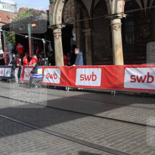 05.10.2025 - 20. swb-Marathon Bremen Yannick Fuchs http://msf.ph/oto/9317458 05.10.2025 11:04:19 Ziel 9448, 10098, 11685 meine-sportfotos.de